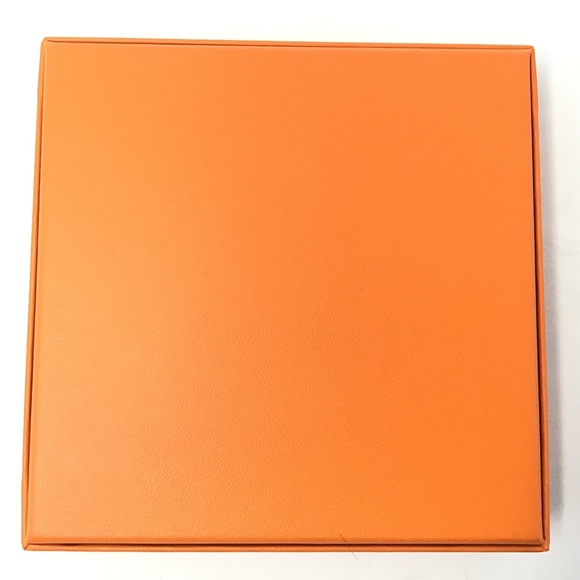 Hermes Box Perfect for Jewelry - Picture 2 of 5